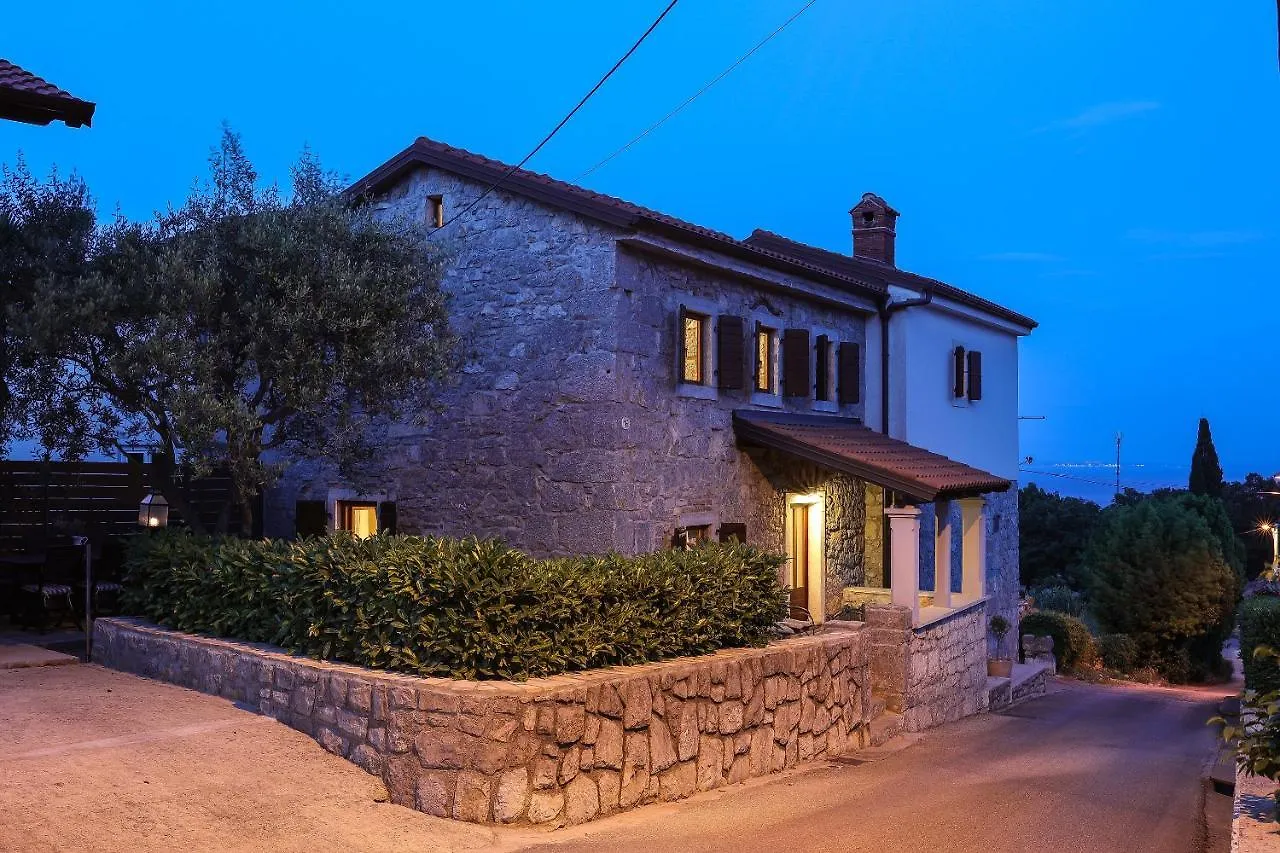 Villa Fani With Jacuzzi Ičići