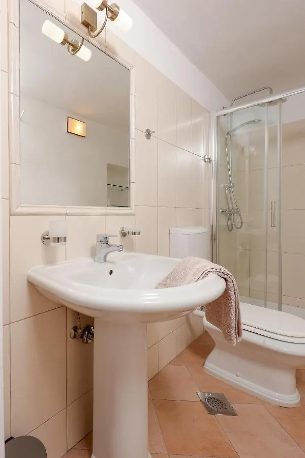 Villa Fani With Jacuzzi Ičići