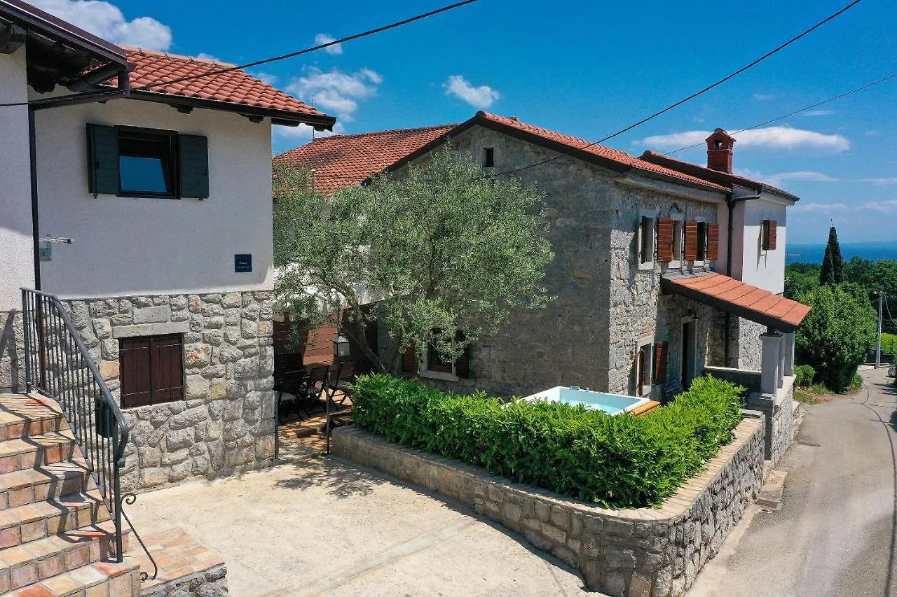 Villa Fani With Jacuzzi Ičići