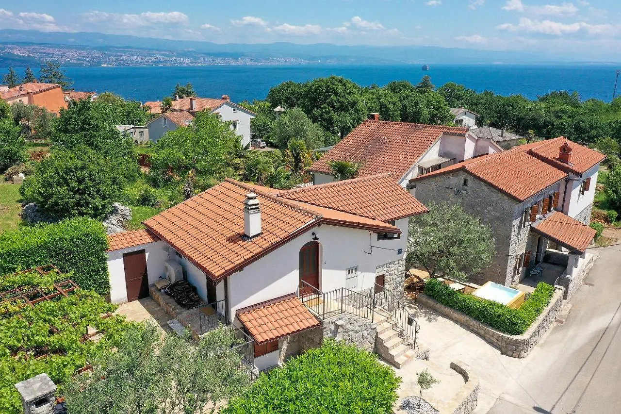 Villa Fani With Jacuzzi Ičići 0*,  Κροατία